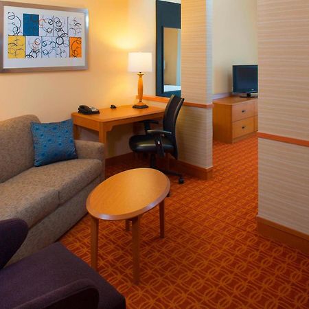 Fairfield Inn & Suites Atlanta Mcdonough Exterior photo